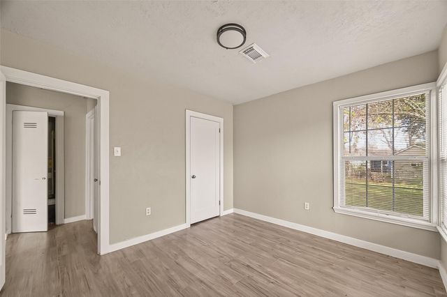 1221 Parkway Street, Baytown, TX 77520