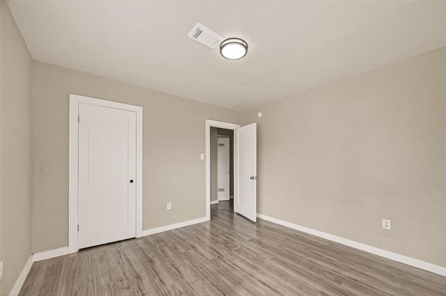 1221 Parkway Street, Baytown, TX 77520