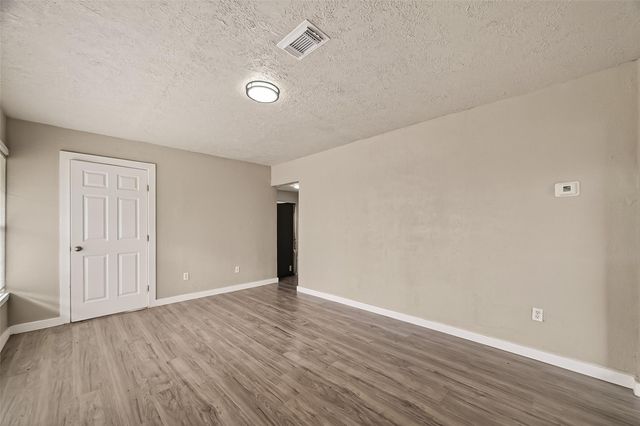 1221 Parkway Street, Baytown, TX 77520