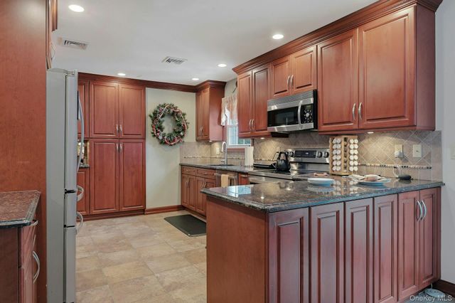 90 Pacific Street, Massapequa Park, NY 11762