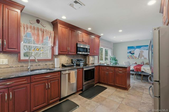 90 Pacific Street, Massapequa Park, NY 11762