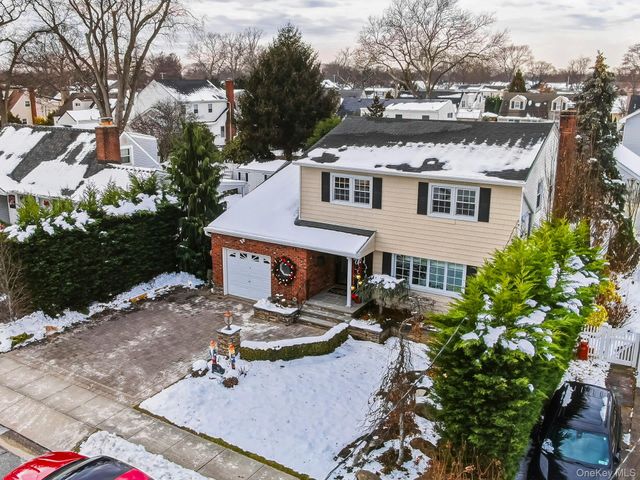 90 Pacific Street, Massapequa Park, NY 11762