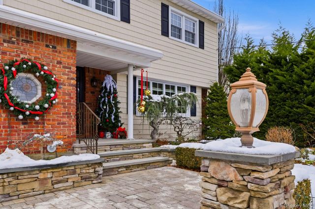 90 Pacific Street, Massapequa Park, NY 11762