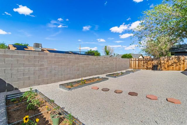 1951 Motor Avenue, Kingman, AZ 86401