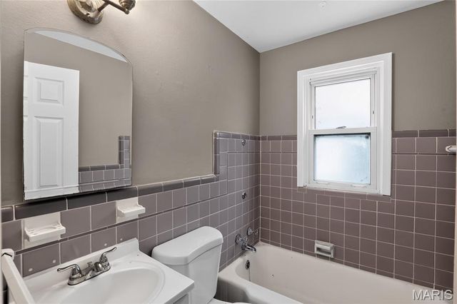 1053 Gabriel Drive, St Louis, MO 63137