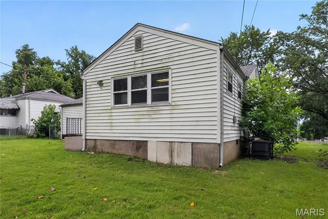 1053 Gabriel Drive, St Louis, MO 63137