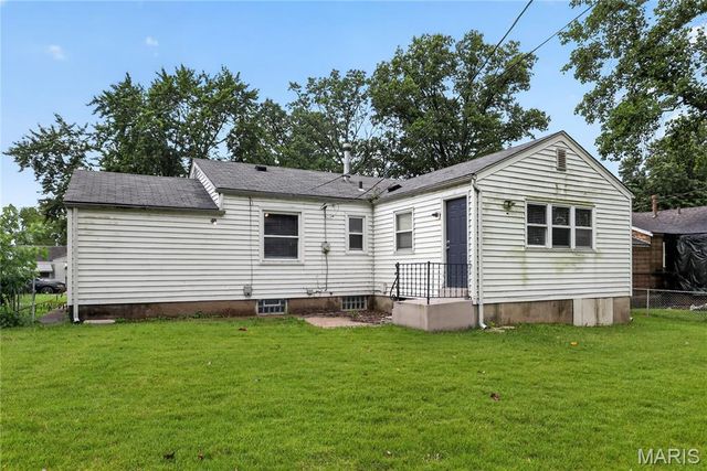 1053 Gabriel Drive, St Louis, MO 63137