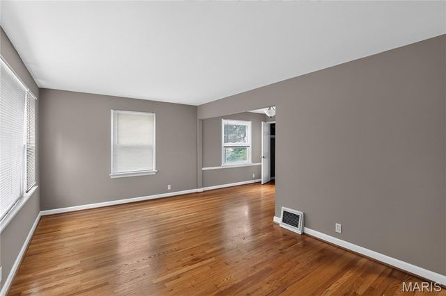 1053 Gabriel Drive, St Louis, MO 63137