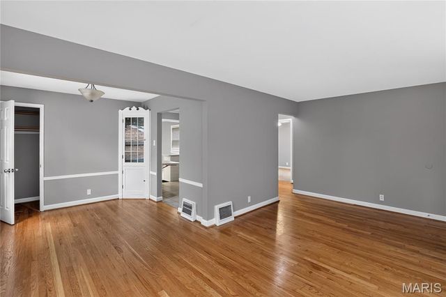 1053 Gabriel Drive, St Louis, MO 63137
