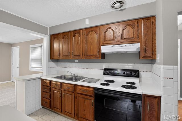 1053 Gabriel Drive, St Louis, MO 63137
