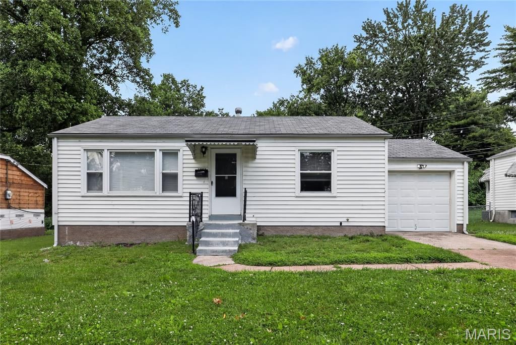 1053 Gabriel Drive, St Louis, MO 63137