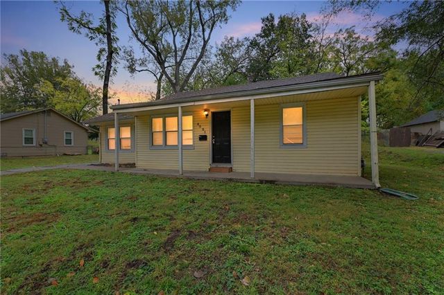 4501 N Olive Street, Kansas City, MO 64116