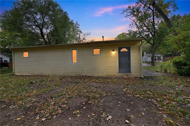 4501 N Olive Street, Kansas City, MO 64116