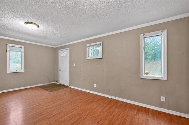 4501 N Olive Street, Kansas City, MO 64116