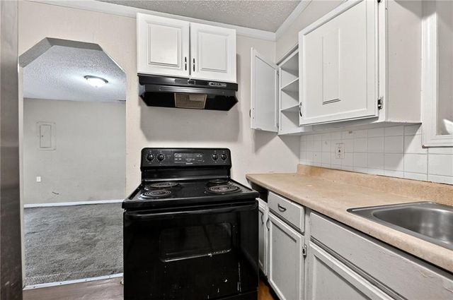 4501 N Olive Street, Kansas City, MO 64116