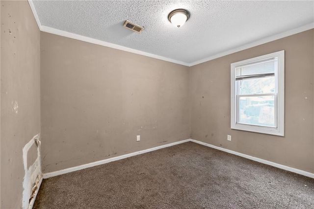 4501 N Olive Street, Kansas City, MO 64116