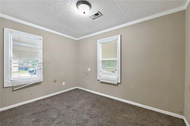 4501 N Olive Street, Kansas City, MO 64116