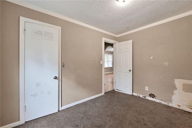 4501 N Olive Street, Kansas City, MO 64116