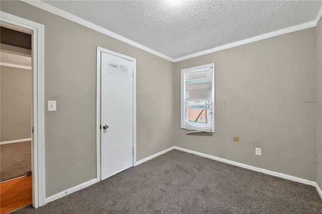 4501 N Olive Street, Kansas City, MO 64116