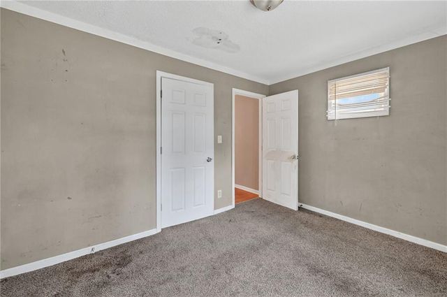 4501 N Olive Street, Kansas City, MO 64116