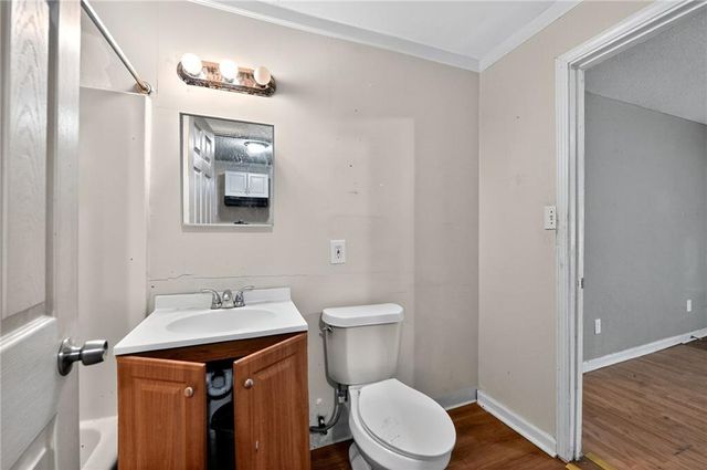 4501 N Olive Street, Kansas City, MO 64116