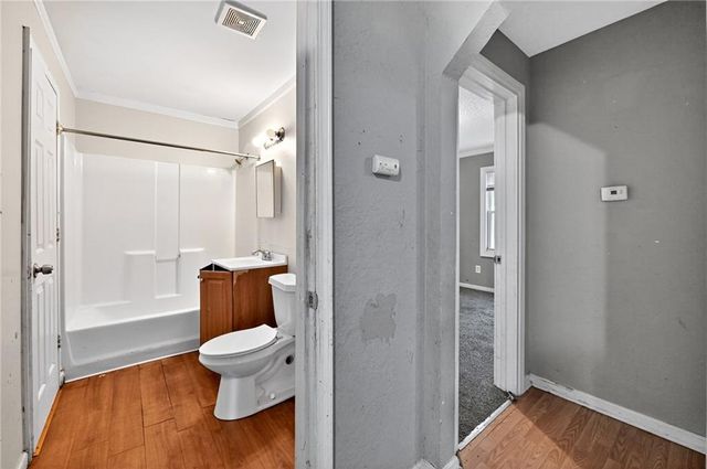 4501 N Olive Street, Kansas City, MO 64116