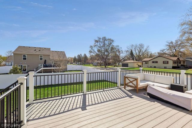 10702 Sumter Avenue N, Brooklyn Park, MN 55445