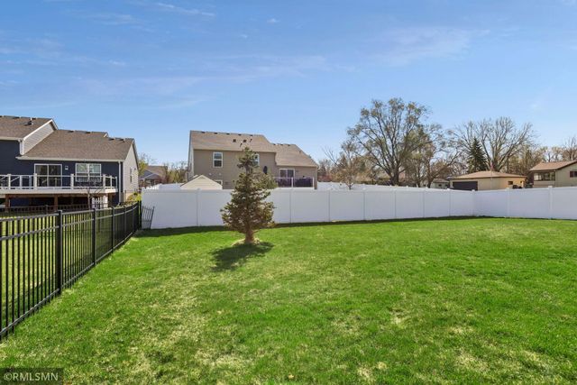 10702 Sumter Avenue N, Brooklyn Park, MN 55445
