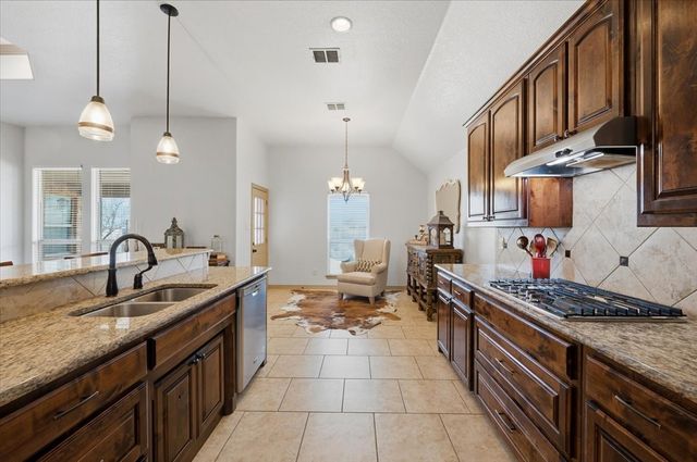 516 Amber Court, Aledo, TX 76008