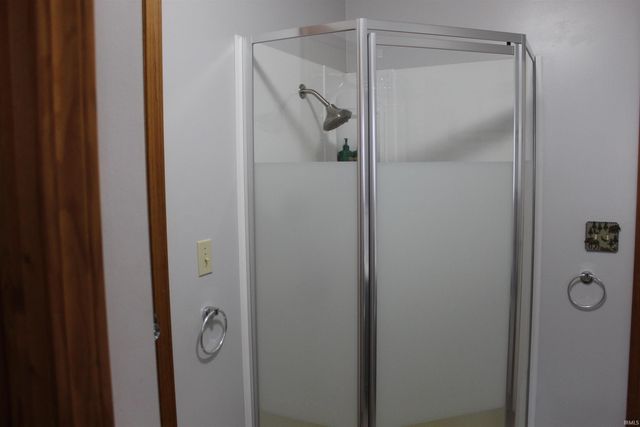 7965 S 140 E, Wolcottville, IN 46795