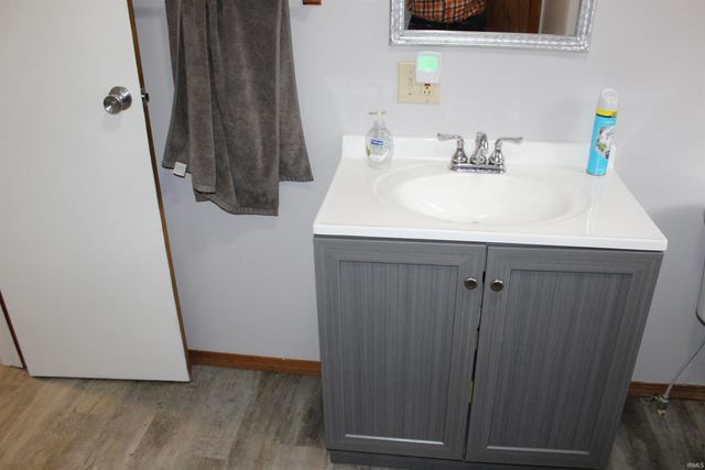 7965 S 140 E, Wolcottville, IN 46795