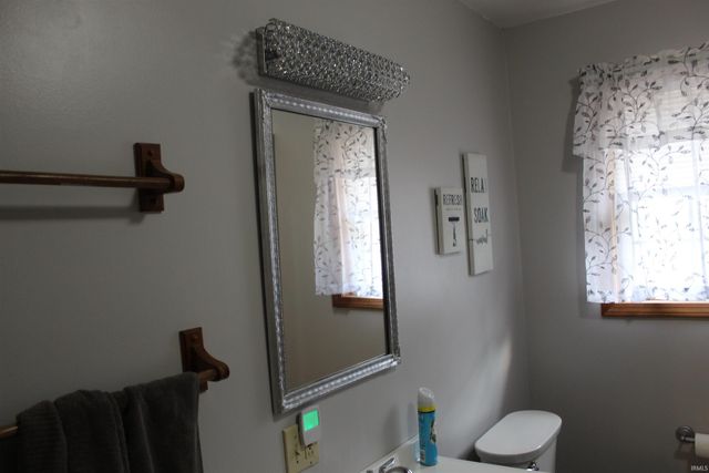 7965 S 140 E, Wolcottville, IN 46795