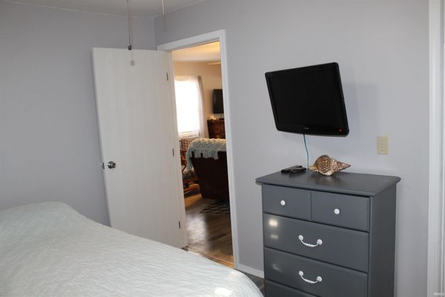 7965 S 140 E, Wolcottville, IN 46795