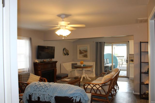 7965 S 140 E, Wolcottville, IN 46795