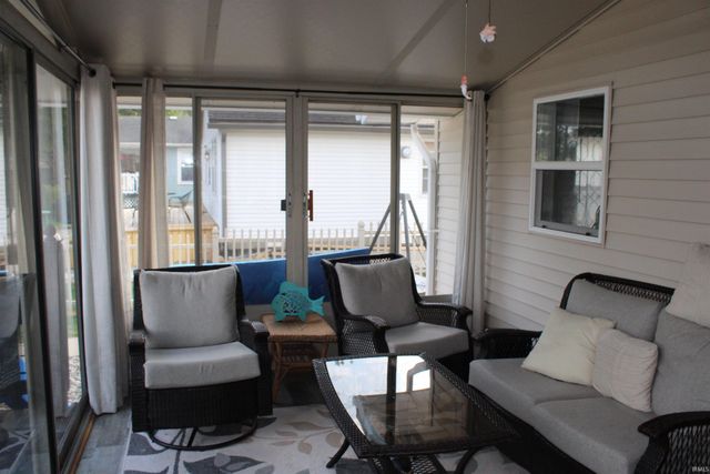 7965 S 140 E, Wolcottville, IN 46795