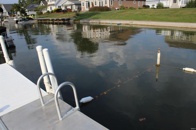 7965 S 140 E, Wolcottville, IN 46795