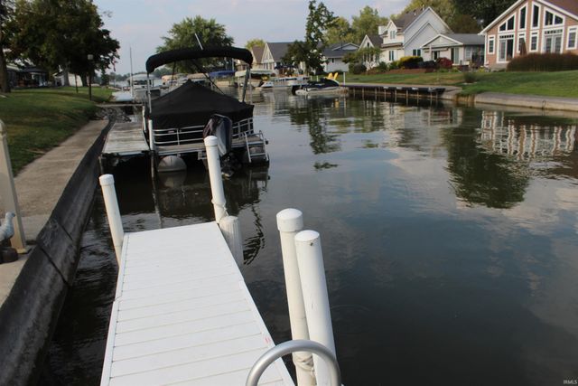 7965 S 140 E, Wolcottville, IN 46795