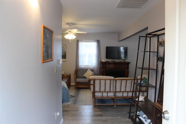 7965 S 140 E, Wolcottville, IN 46795