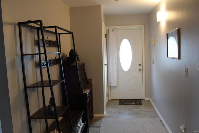 7965 S 140 E, Wolcottville, IN 46795