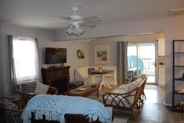 7965 S 140 E, Wolcottville, IN 46795