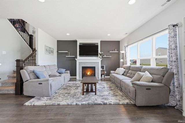 956 Meravi Cove, Fort Wayne, IN 46818