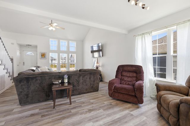 406 W Walton Avenue, Carl Junction, MO 64834