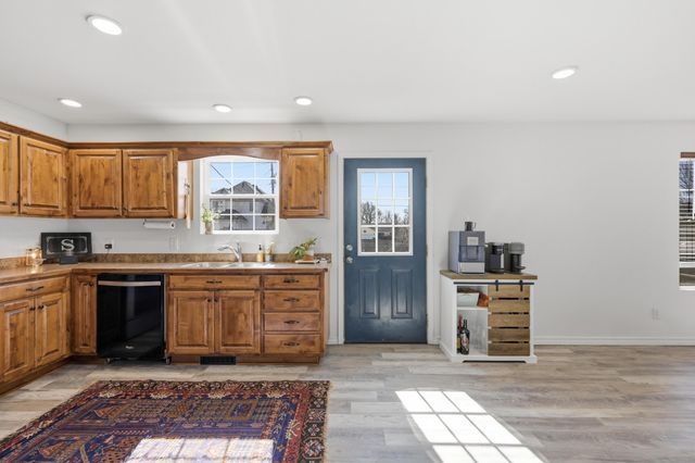 406 W Walton Avenue, Carl Junction, MO 64834