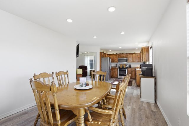 406 W Walton Avenue, Carl Junction, MO 64834