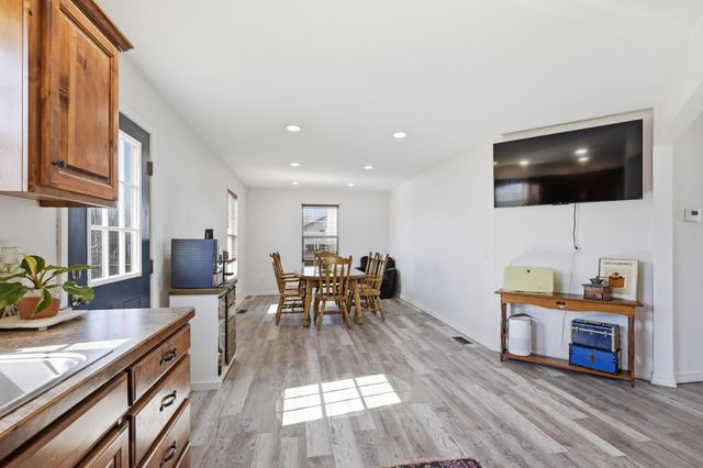 406 W Walton Avenue, Carl Junction, MO 64834