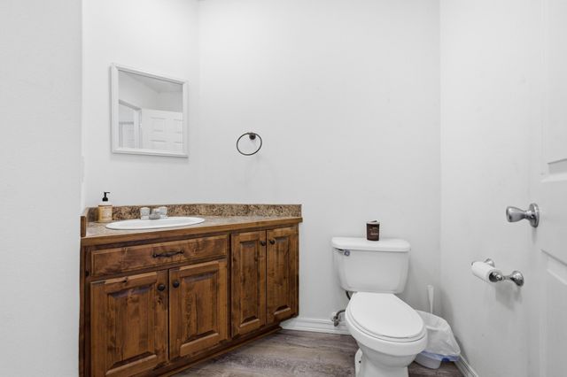 406 W Walton Avenue, Carl Junction, MO 64834