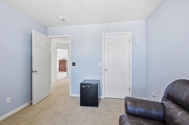 406 W Walton Avenue, Carl Junction, MO 64834