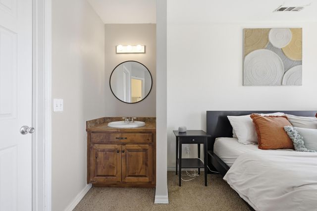 406 W Walton Avenue, Carl Junction, MO 64834