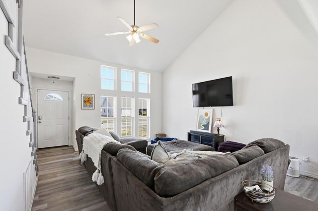 406 W Walton Avenue, Carl Junction, MO 64834