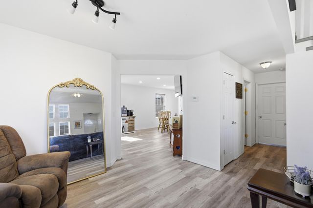 406 W Walton Avenue, Carl Junction, MO 64834